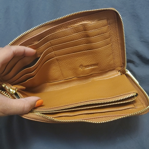 Traveling Mulberry leather Wallet - Picture 4 of 6